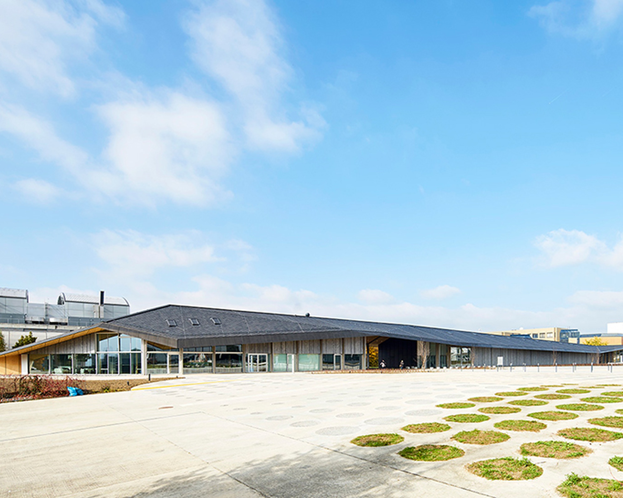 NEW BUILDING EPFL. ESPACES ET PAVILLONS