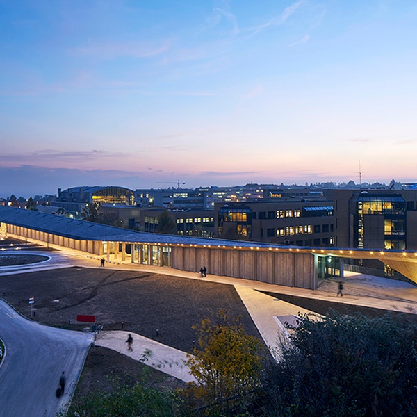 NEW BUILDING EPFL. ESPACES ET PAVILLONS